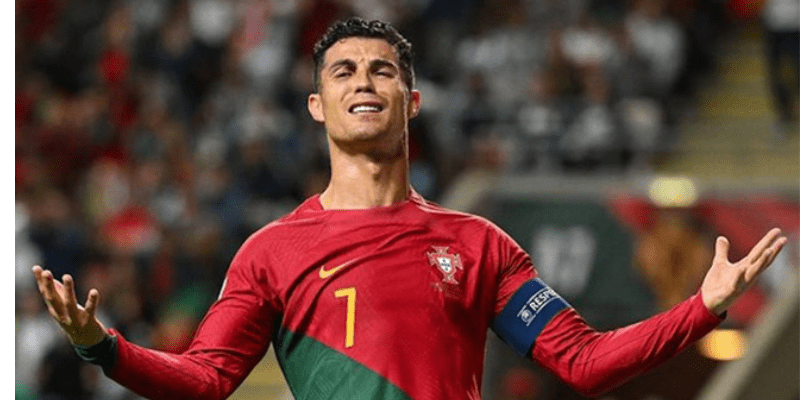 10 Cầu Thủ Vĩ Đại Nhất Lịch Sử: Ronaldo ở vị trí khá bất ngờ 8 Cầu thủ Cristiano Ronaldo
