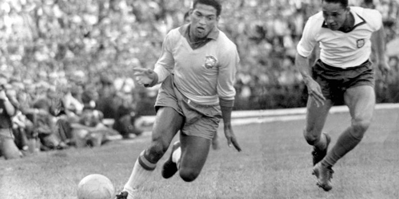 10 Cầu Thủ Vĩ Đại Nhất Lịch Sử: Ronaldo ở vị trí khá bất ngờ 7 Cầu thủ Garrincha