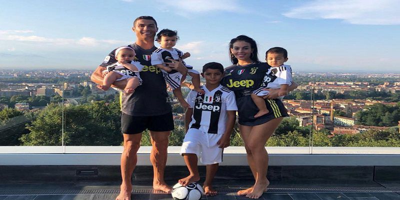 Ronaldo: Kiếm Tiền Đỉnh Nhất EURO, Giữ Tài Sản Khổng Lồ 8 Sự nghiệp quốc tế của CR7 khiến người phải ngưỡng mộ