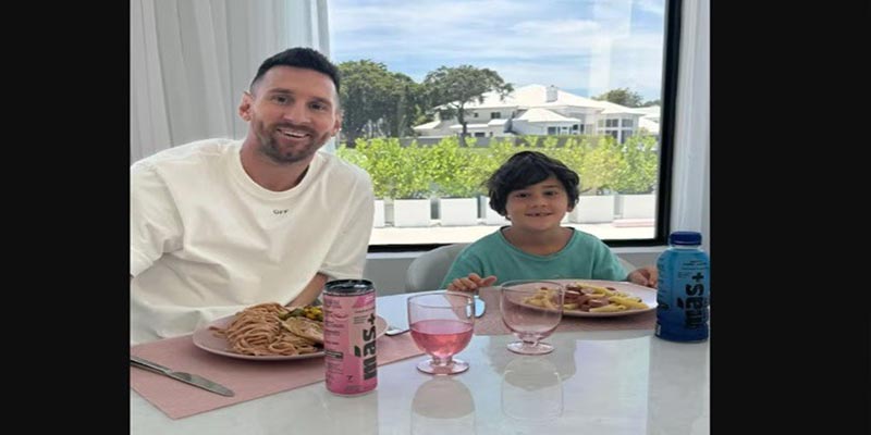 Messi sau vụ lùm xùm của ĐT Argentina: Rạng rỡ bên gia đình 8 Chủ nhân 8 quả bóng vàng vui vẻ bên người thân