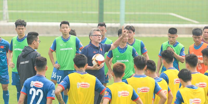Tuyển Việt Nam Khởi Động LPBank Cup 2024 Vắng Hàng Loạt Cầu Thủ 6 Chuẩn bị chiến thuật kĩ lưỡng đối đầu với đối thủ mạnh